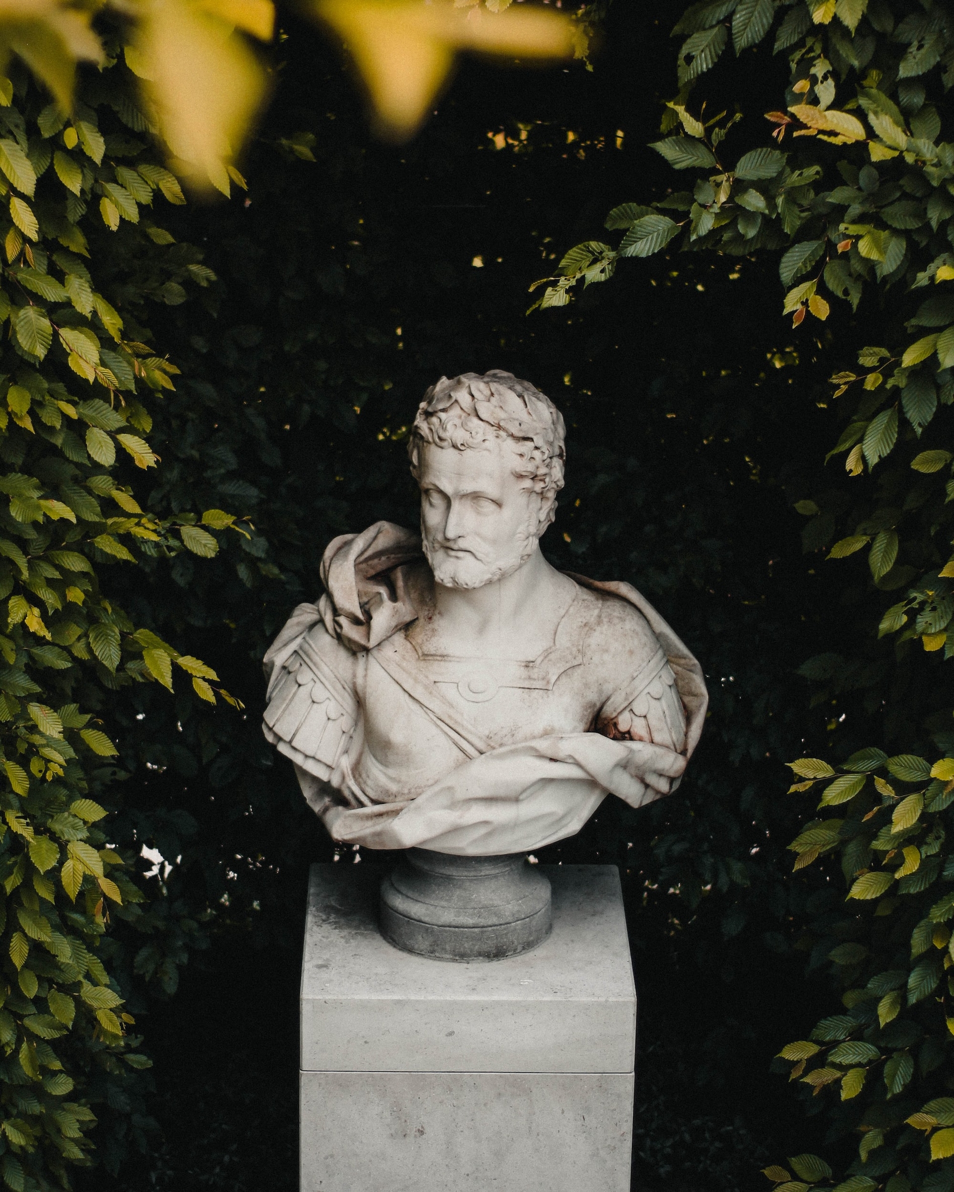 Tìm kiếm ý nghĩa cuộc sống qua 4 triết lý Hy Lạp cổ: Epicureanism, Stoicism, Skepticism và Cynicism
