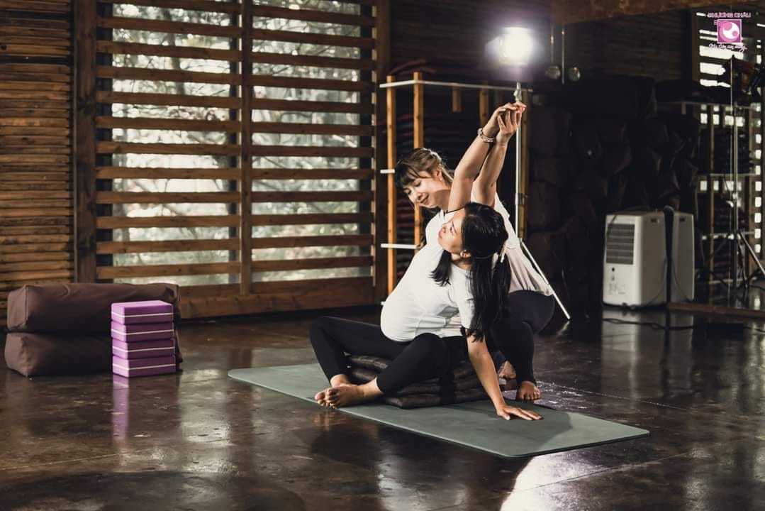 Yoga cho mẹ bầu: Lời khuyên từ bác sĩ Huỳnh Kim Dung