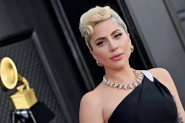 Lady Gaga và nhiều ngôi sao khác của Hollywood như Natalie Portman, Penelope Cruz hay Tom Hanks đều từng có những giai đoạn mắc phải hội chứng tâm lý lo sợ mình chỉ là "kẻ mạo danh"